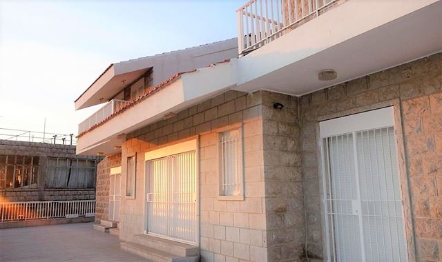 Villa with a terrace for sale in Kfarzebian, Keserwan - photo 2