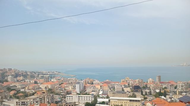 شقة بإطلالة على البحر للبيع في غدير، كسروان