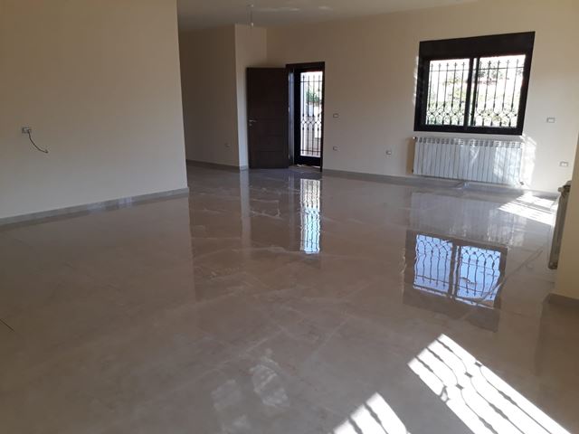 Apartment with a garden for sale in Zahle - photo 2