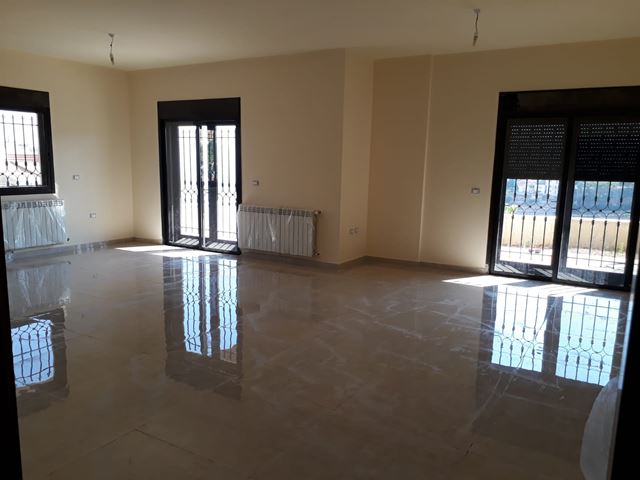 Apartment with a garden for sale in Zahle
