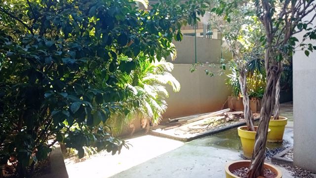Apartment with a terrace for sale in Achrafieh, Beirut - photo 2