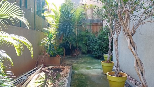 Apartment with a terrace for sale in Achrafieh, Beirut - photo 3