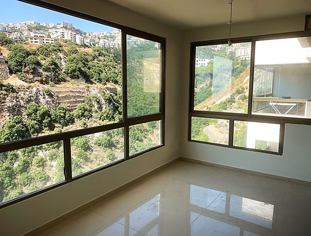 Apartment with a terrace for sale in Ghazir, Keserwan - photo 2