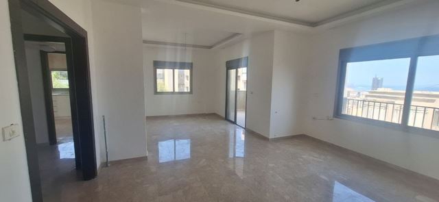 Sea-view apartment for sale in Zalka, Metn - photo 2