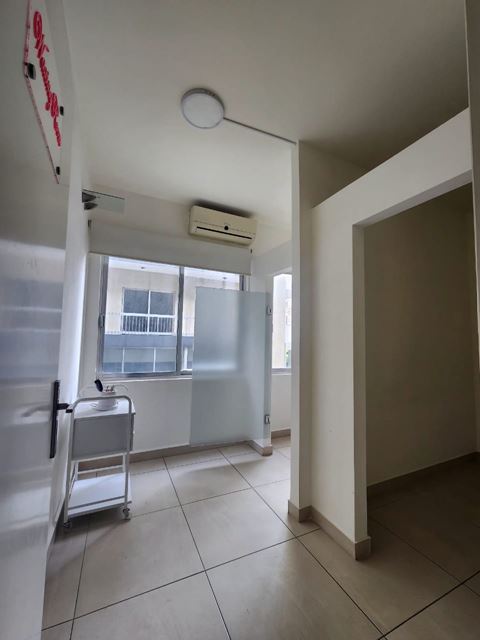 Furnished store for rent in Badaro, Beirut - photo 3