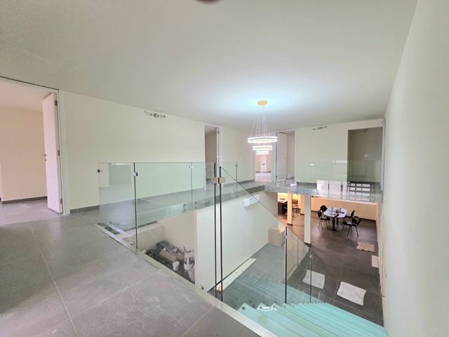 Office with a terrace for sale in Achrafieh, Beirut - photo 2