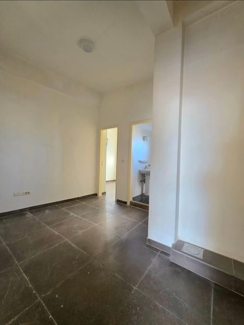 Office for sale in Saifi, Beirut - photo 2
