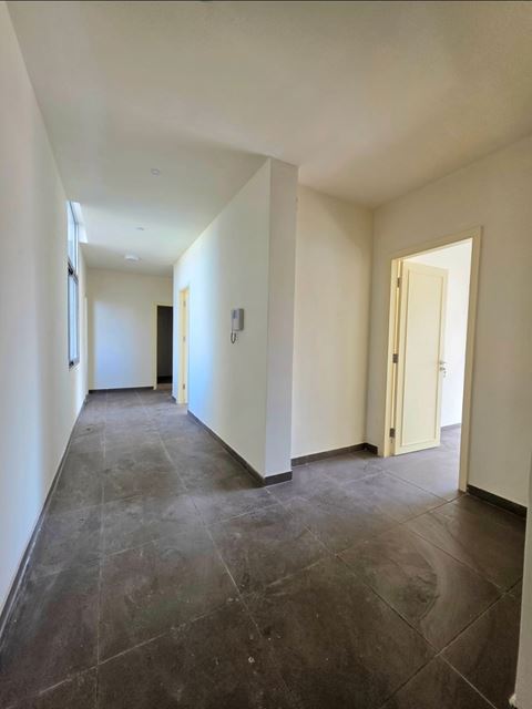 Office for sale in Saifi, Beirut - photo 3