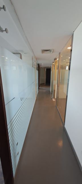 Office with a terrace for rent in Forn el chebak, Baabda - photo 2