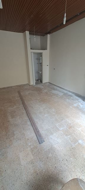 Store with a terrace for rent in Hadath, Baabda - photo 2