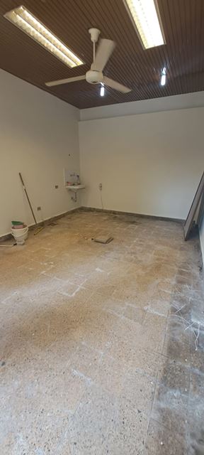 Store with a terrace for rent in Hadath, Baabda