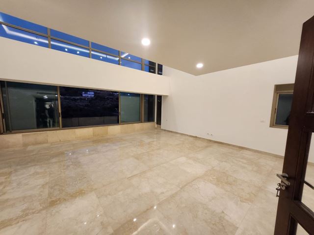 Apartment with a mountain view for sale in New Mar Takla,, Baabda