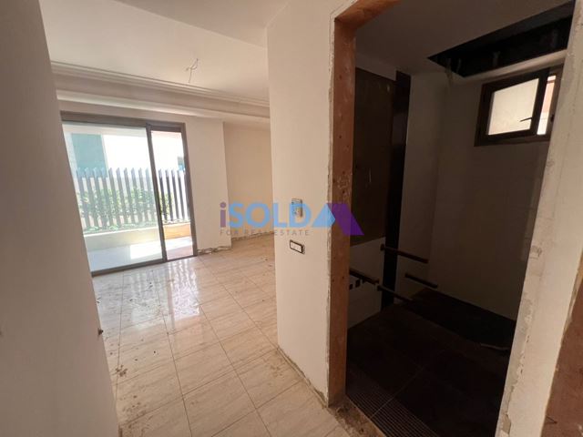 Apartment with a garden for sale in Yarzeh, Baabda - photo 3