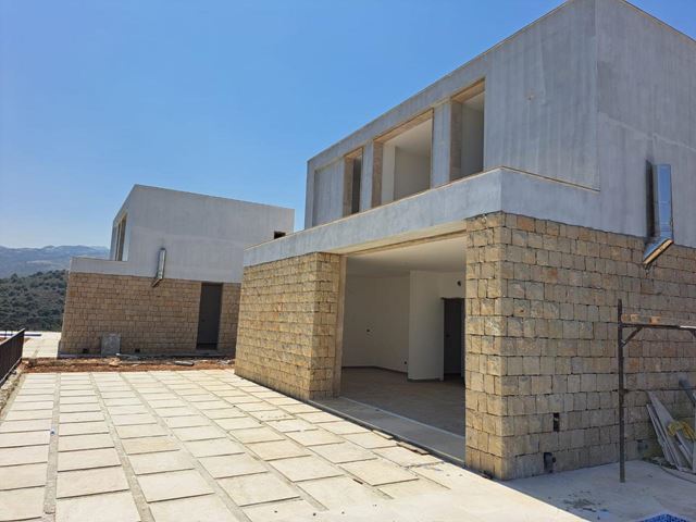 Villa with a pool for sale in Batroun
