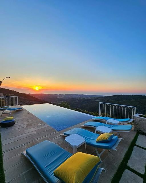 Villa with a pool for sale in Batroun