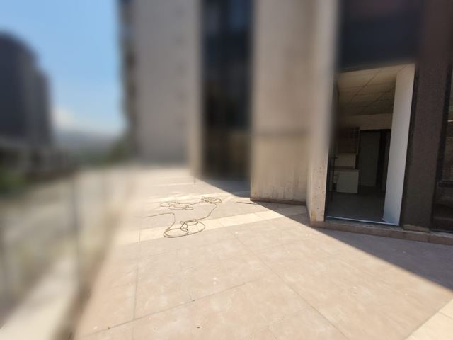 Office with a terrace for rent in Bauchrieh, Metn - photo 2