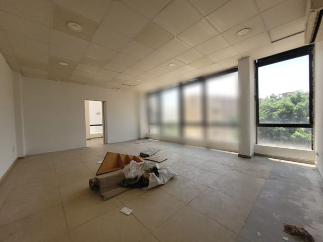 Office with a terrace for rent in Bauchrieh, Metn