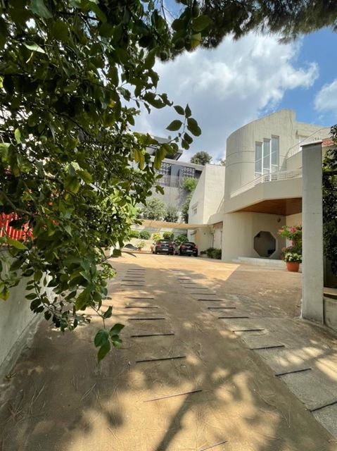 Villa with a pool for sale in Rabieh, Metn