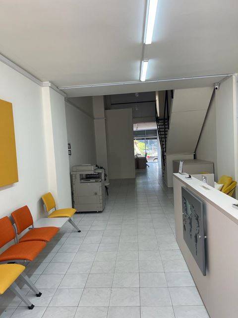 Store for rent in Dikwene, Metn