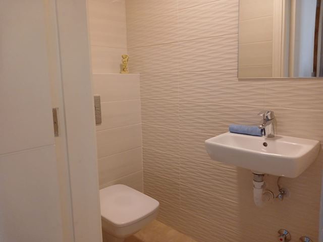 Furnished apartment for sale in Gemayzeh, Beirut - photo 2