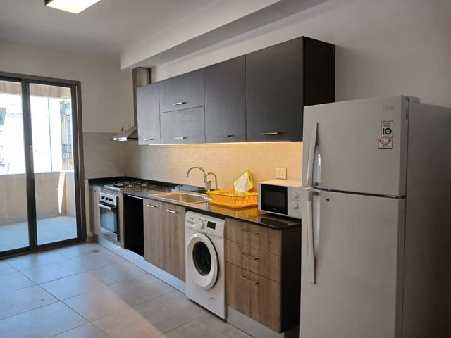 Furnished apartment for sale in Gemayzeh, Beirut - photo 3