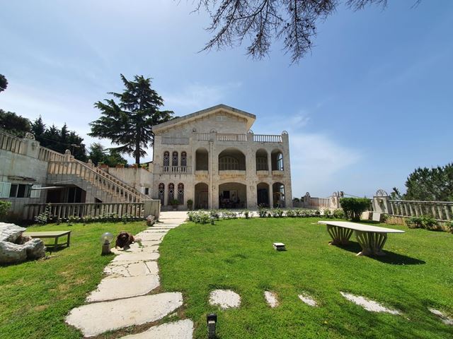 Castle with a terrace for sale in Kfour, Keserwan