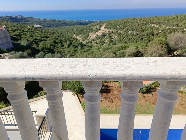 Villa with a pool for sale in Metn