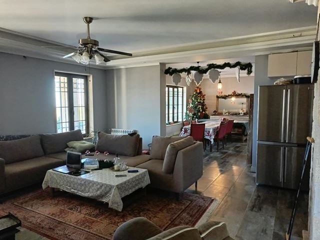 Villa with a pool for sale in Metn - photo 3