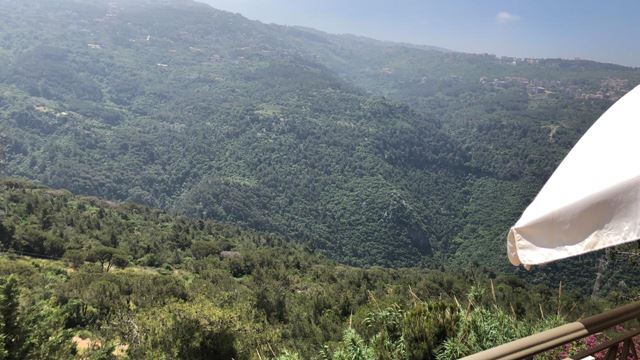 Villa with a terrace for sale in Monteverde, Metn - photo 3