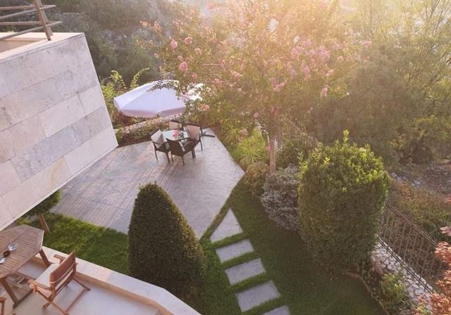 Villa with a garden for sale in Faytroun, Keserwan
