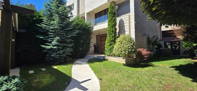 Villa with a garden for sale in Faytroun, Keserwan - photo 3