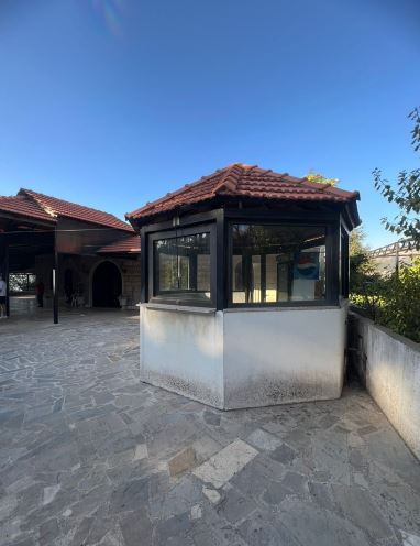 Building for sale in Khenchara, Metn
