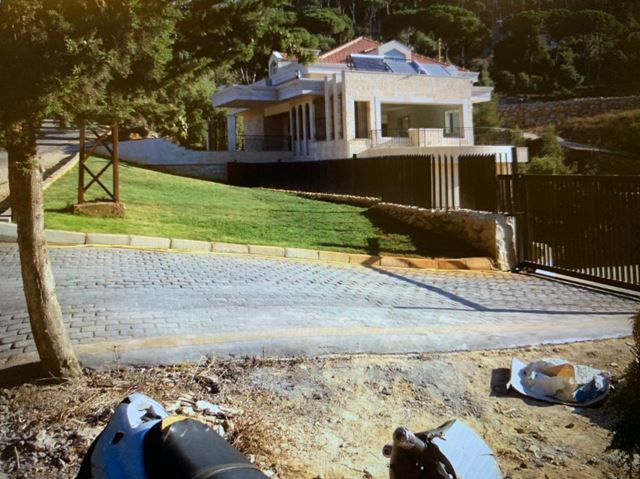 Villa with a pool for sale in Baabdat, Metn - photo 2