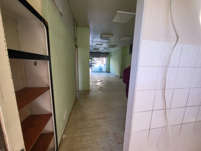 Store for sale in Athens - photo 3