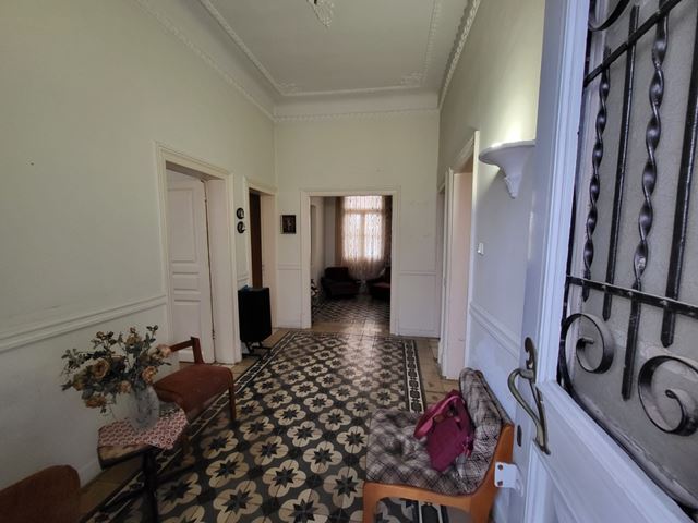 Building for sale in Athens - photo 3