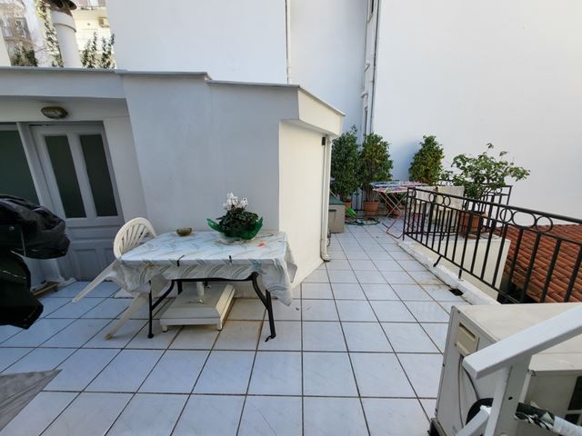 Building for sale in Athens