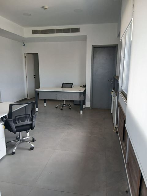 Office for sale in Sin El Fil, Metn - photo 3