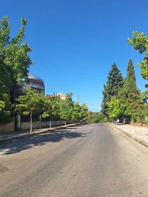 أرض بإطلالة على الجبل للبيع في برمانا، المتن - صورة 3