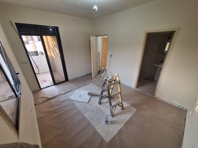 Apartment with a mountain view for sale in Mansourieh, Metn - photo 2