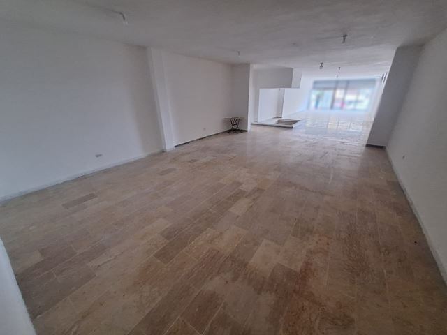 Store for sale in Mansourieh, Metn