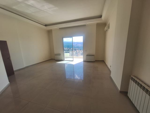 Apartment with a mountain view for sale in Bet Mery, Metn - photo 2