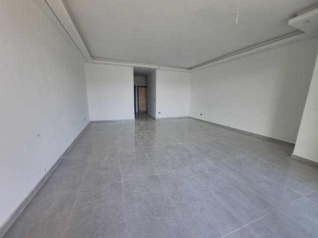 Apartment with a terrace for sale in Baabdat, Metn - photo 2