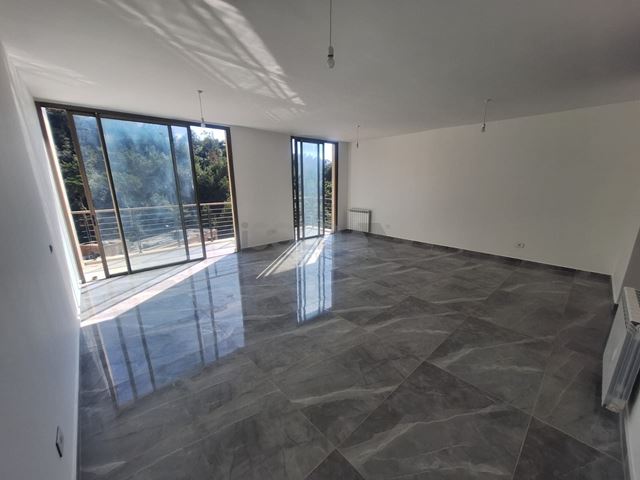 Sea-view apartment for sale in Ain Saade, Metn - photo 2