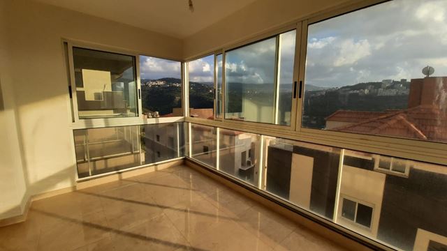 Apartment with a terrace for sale in Mansourieh, Metn - photo 3