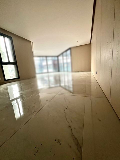 Apartment for sale in Geitawi, Beirut - photo 2