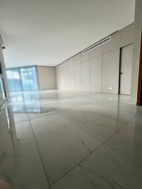 Apartment for sale in Geitawi, Beirut - photo 3