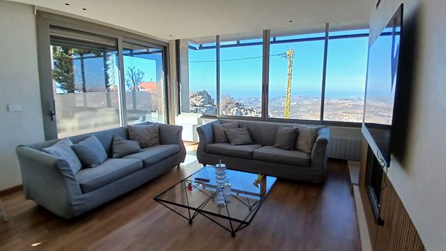 Apartment with a garden for rent in Fakra, Keserwan