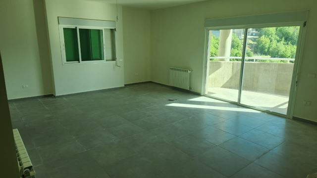 Apartment with a terrace for sale in Klayaat, Keserwan - photo 2