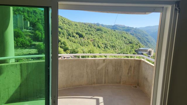 Apartment with a terrace for sale in Klayaat, Keserwan - photo 3