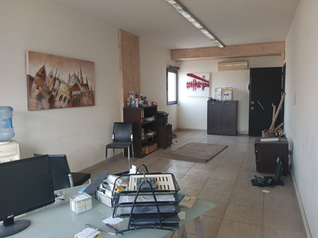 Office for rent in Dora, Metn